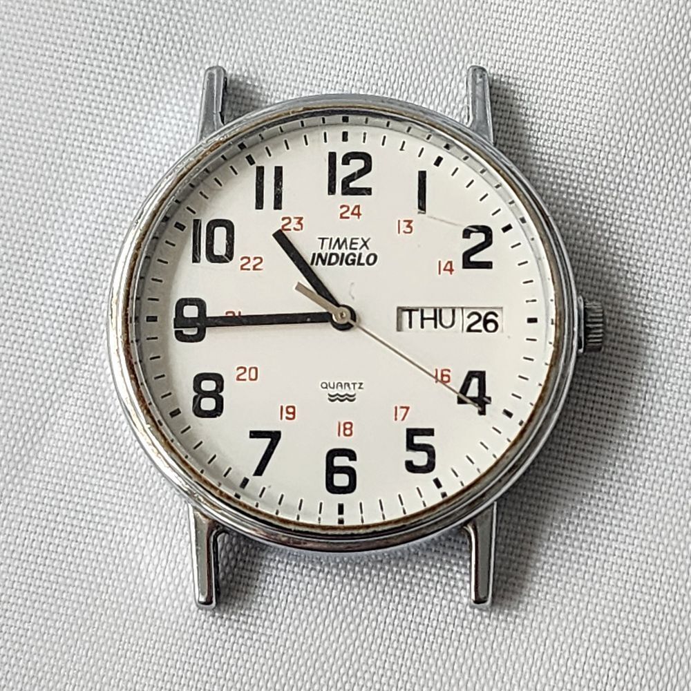 Timex Indiglo‎ Water Resistant Day-Date Quartz Watch Silver White Dial Classic